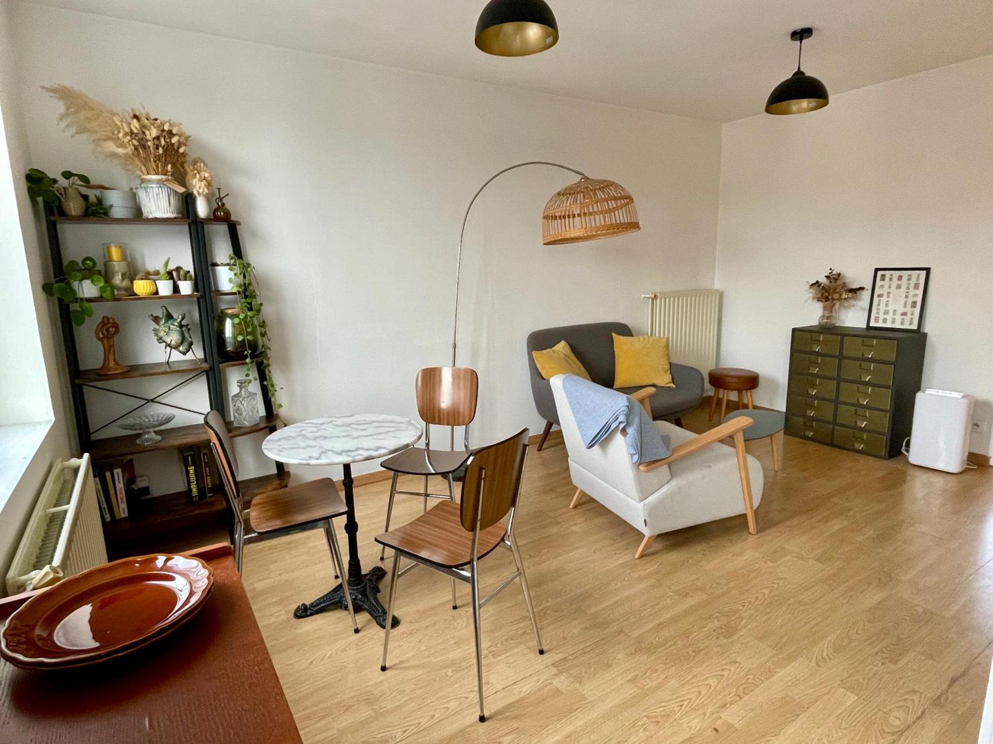 Appartement 35m2 A La Madeleine: Salon, Cuisine & Sdb Prives