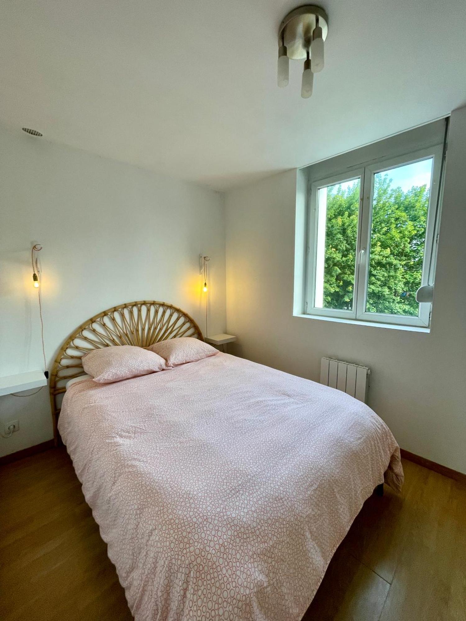 35m2 A La Madeleine: Salon, Cuisine & Sdb Prives Appartement *
